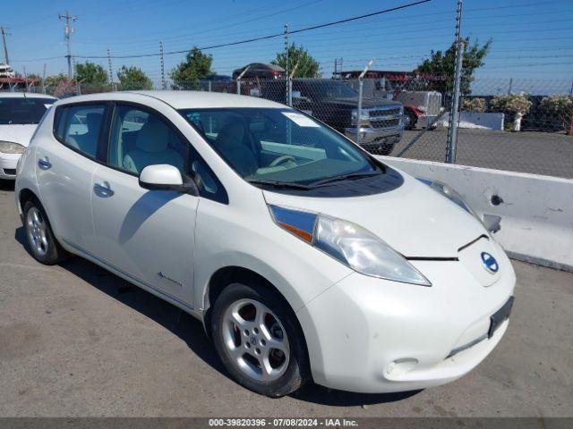  Salvage Nissan LEAF