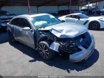  Salvage Chrysler 200