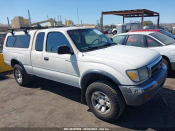  Salvage Toyota Tacoma