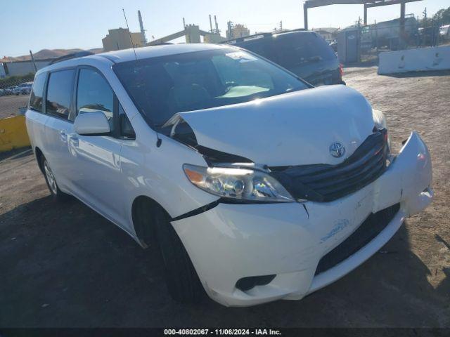  Salvage Toyota Sienna