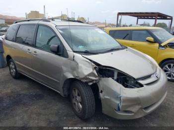  Salvage Toyota Sienna