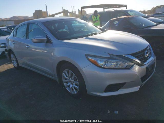  Salvage Nissan Altima