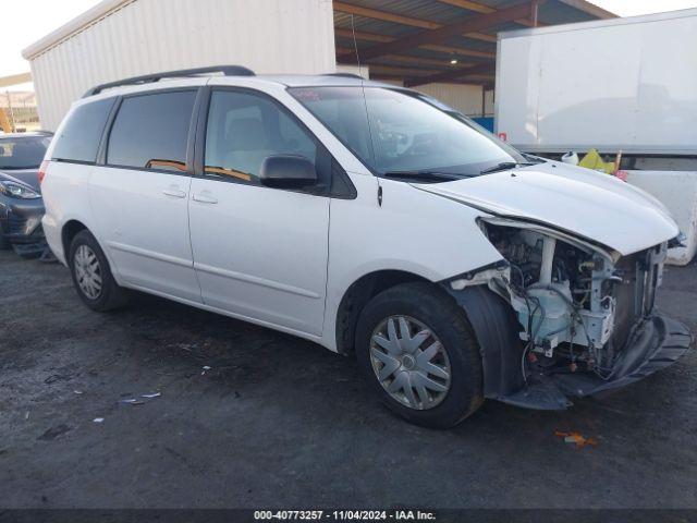  Salvage Toyota Sienna