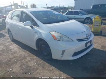  Salvage Toyota Prius v