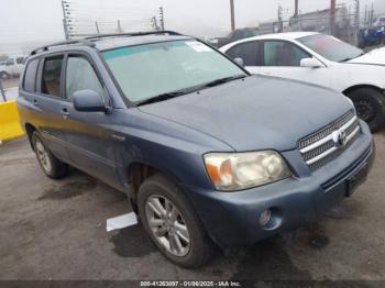  Salvage Toyota Highlander