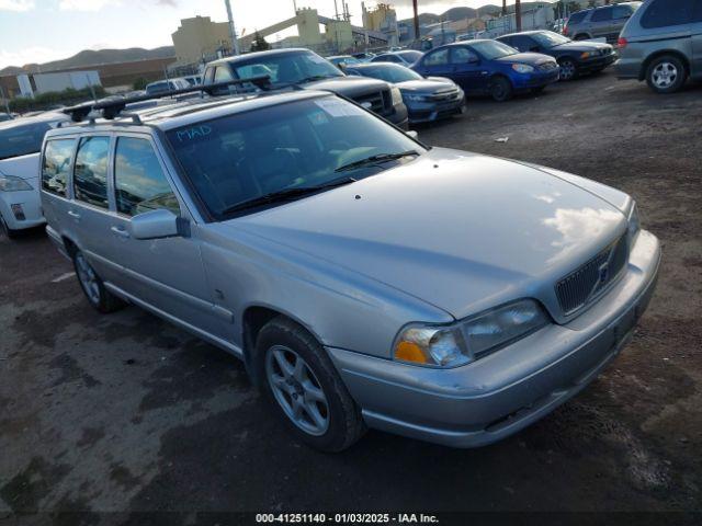  Salvage Volvo V70