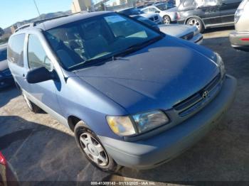  Salvage Toyota Sienna