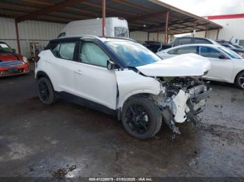  Salvage Nissan Kicks