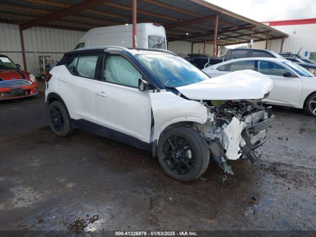  Salvage Nissan Kicks