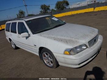  Salvage Volvo V70