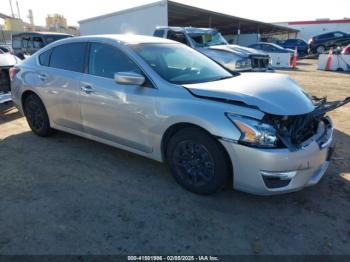  Salvage Nissan Altima