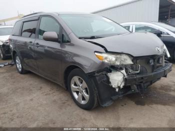  Salvage Toyota Sienna