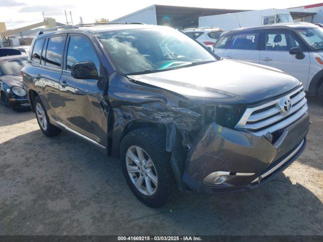  Salvage Toyota Highlander