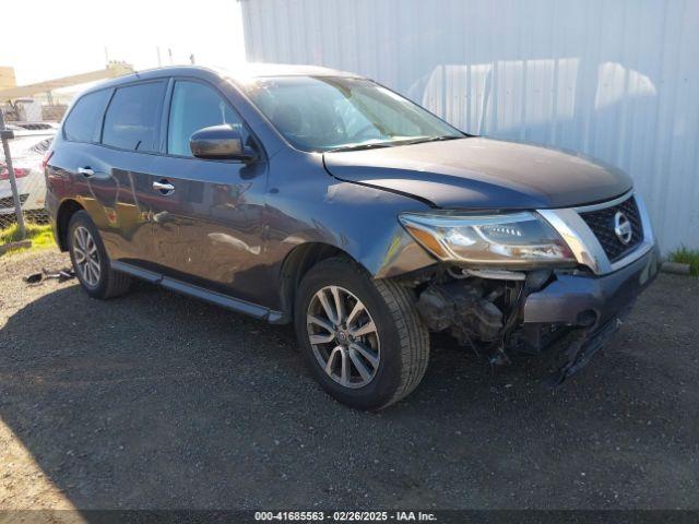  Salvage Nissan Pathfinder