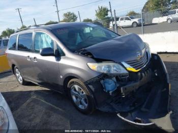  Salvage Toyota Sienna