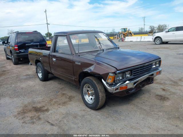  Salvage Nissan 720