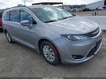  Salvage Chrysler Pacifica
