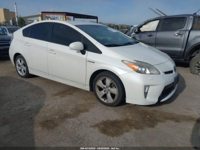  Salvage Toyota Prius