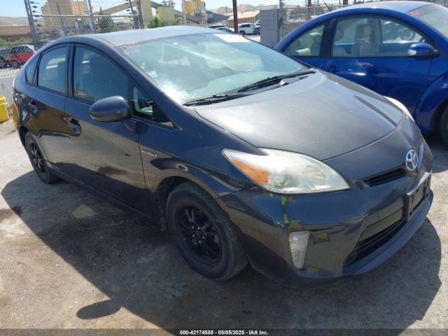  Salvage Toyota Prius