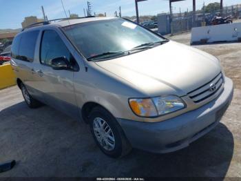  Salvage Toyota Sienna