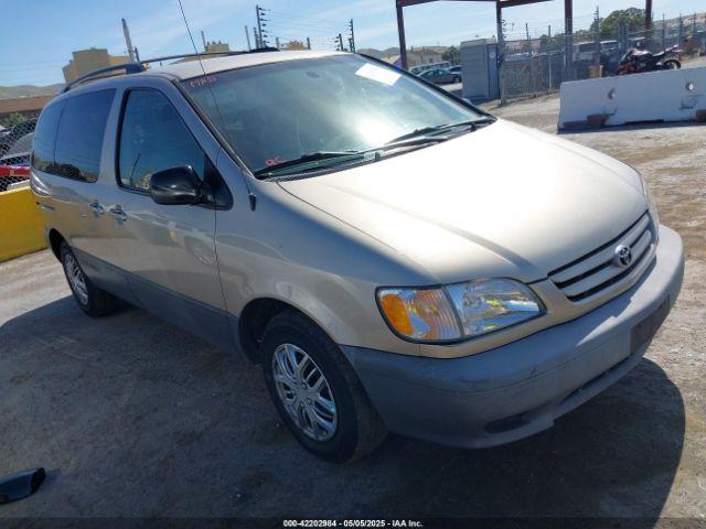  Salvage Toyota Sienna