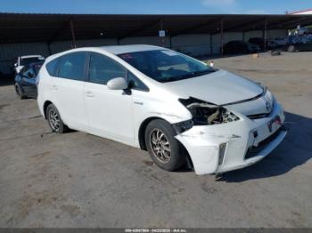  Salvage Toyota Prius v