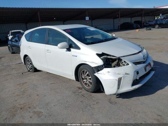  Salvage Toyota Prius v