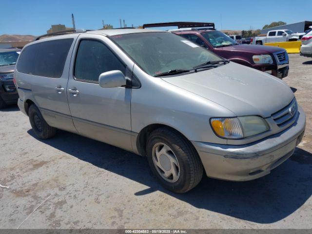  Salvage Toyota Sienna