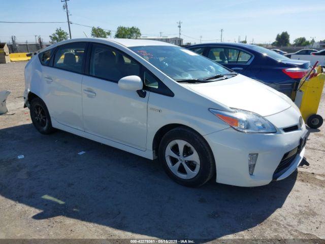  Salvage Toyota Prius