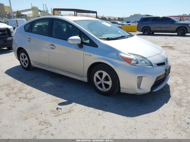  Salvage Toyota Prius
