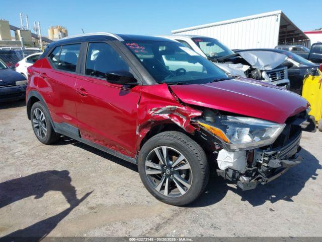  Salvage Nissan Kicks