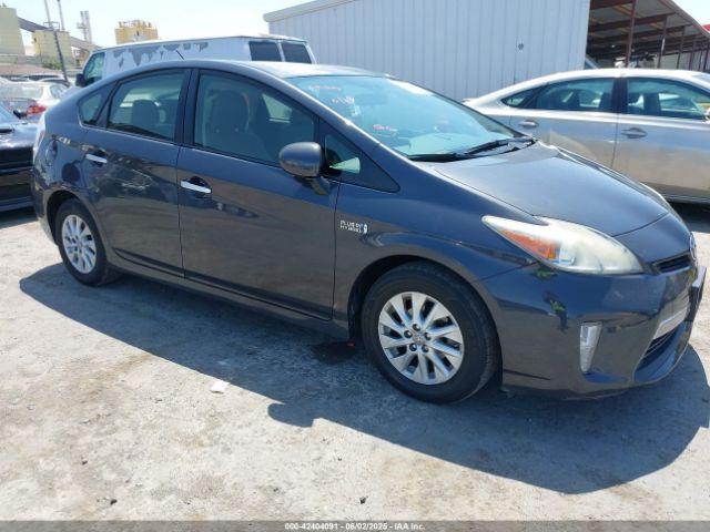  Salvage Toyota Prius