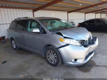  Salvage Toyota Sienna