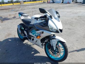  Salvage Yamaha Yzfr3