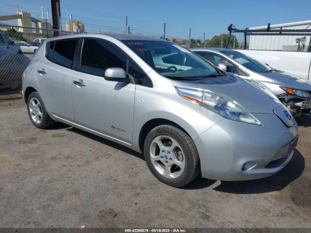  Salvage Nissan LEAF