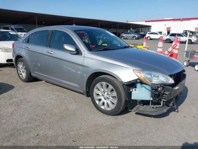 Salvage Chrysler 200