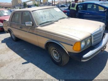  Salvage Mercedes-Benz 300