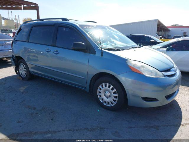  Salvage Toyota Sienna