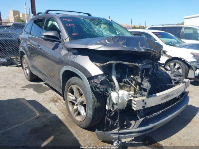  Salvage Toyota Highlander