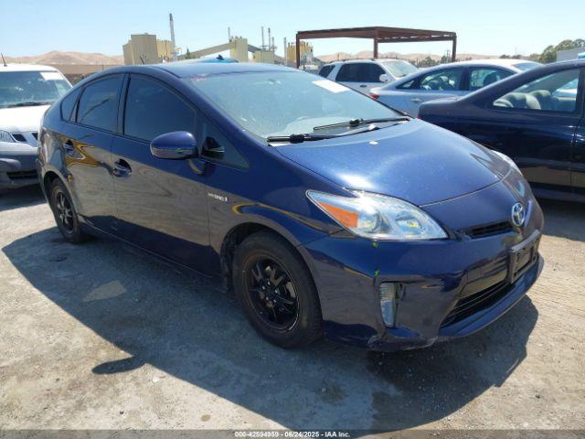  Salvage Toyota Prius