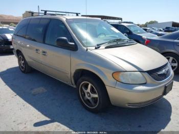 Salvage Chrysler Town & Country