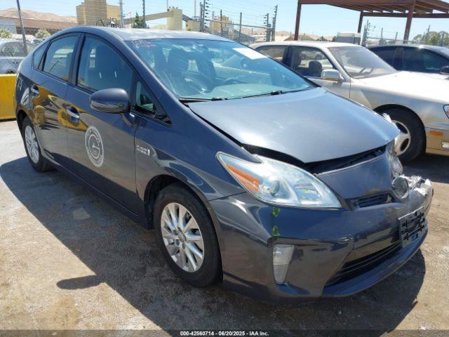 Salvage Toyota Prius
