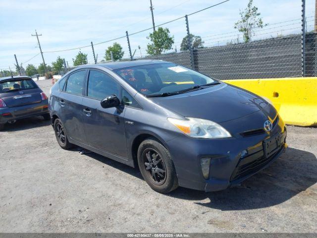  Salvage Toyota Prius