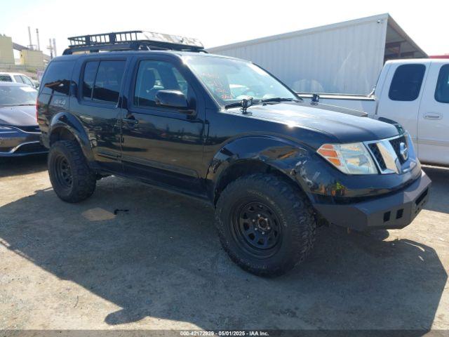  Salvage Nissan Pathfinder