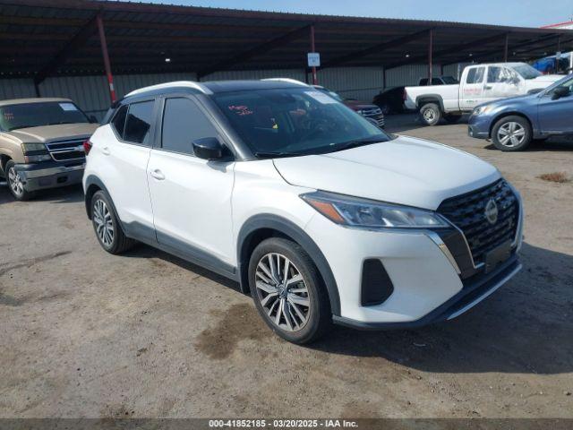  Salvage Nissan Kicks