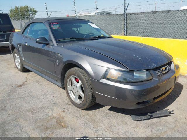 Salvage Ford Mustang