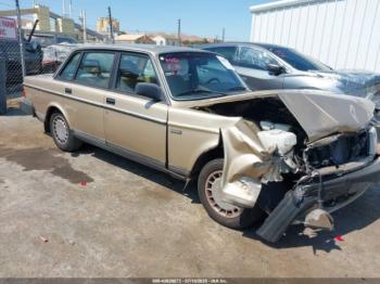  Salvage Volvo 240