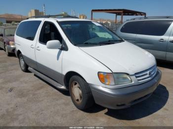  Salvage Toyota Sienna
