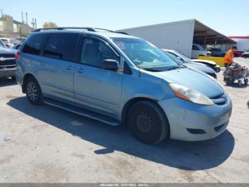  Salvage Toyota Sienna