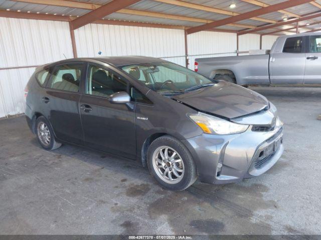  Salvage Toyota Prius v